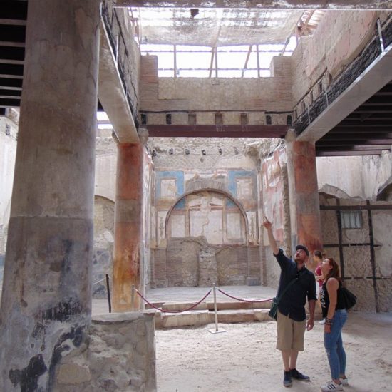 Couple in visit in Ercolano ruins