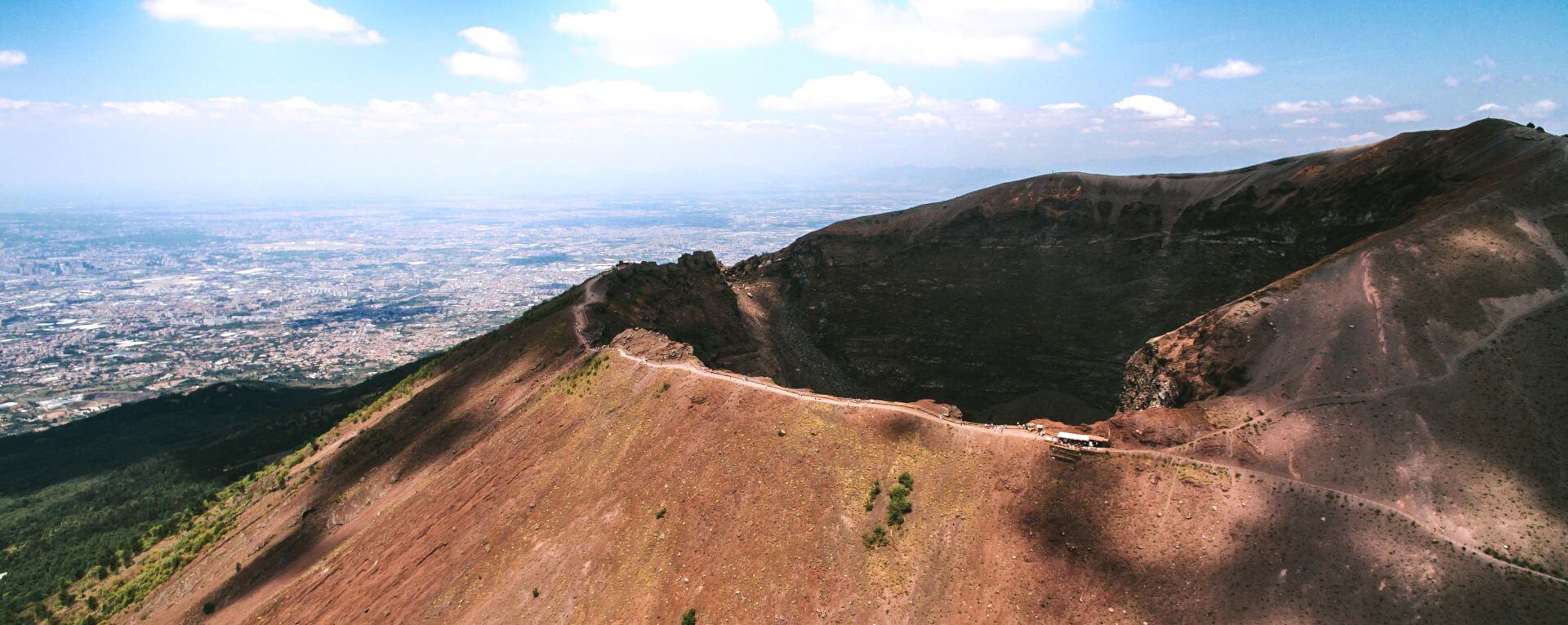 Cratere del Vesuvio visto dall'alto